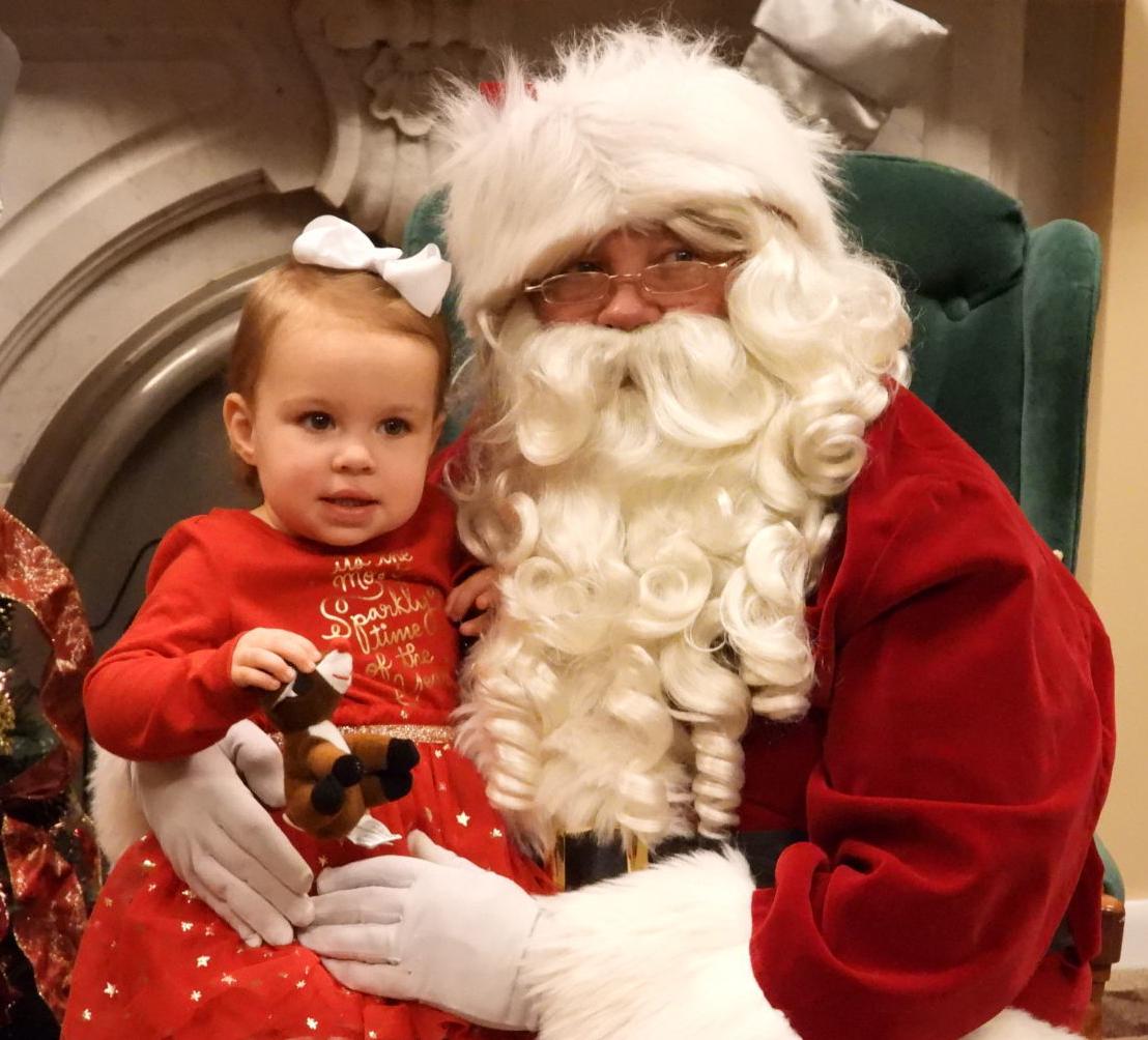 Everett brings ‘Home’ Christmas